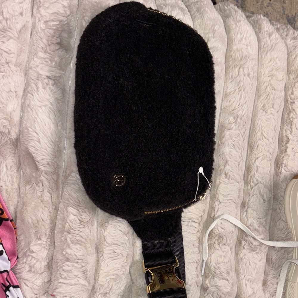 lululemon athletica Black Crossbody Bag 2L